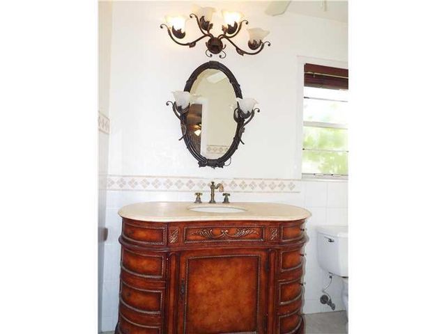 4495 NW 97th Ter, Sunrise, FL 33351