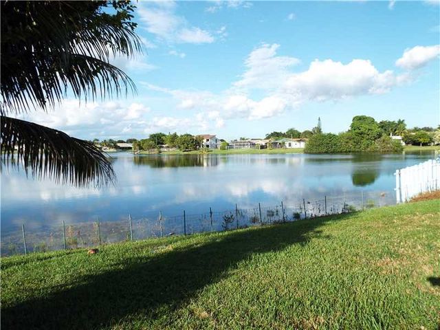 4495 NW 97th Ter, Sunrise, FL 33351