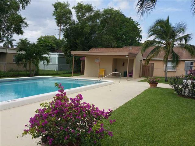 4495 NW 97th Ter, Sunrise, FL 33351