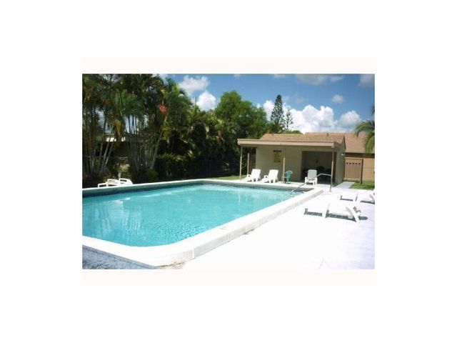 4495 NW 97th Ter, Sunrise, FL 33351