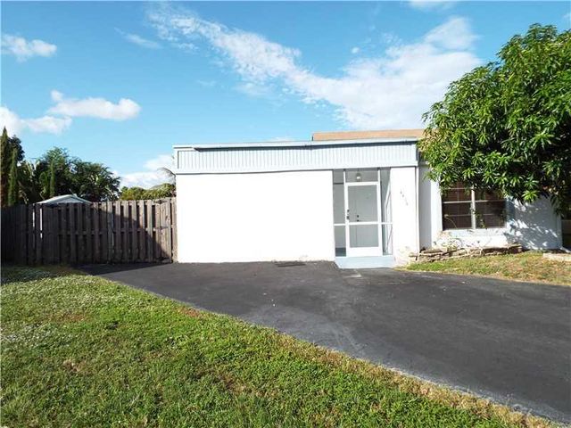 4495 NW 97th Ter, Sunrise, FL 33351