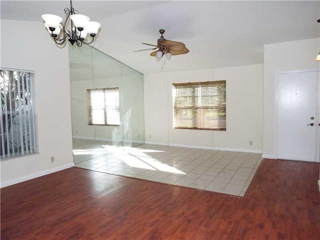 4495 NW 97th Ter, Sunrise, FL 33351