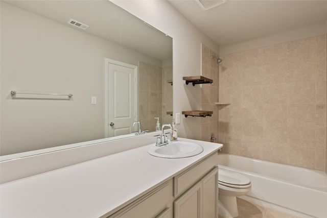 6909 Danridge Road, Rowlett, TX 75089