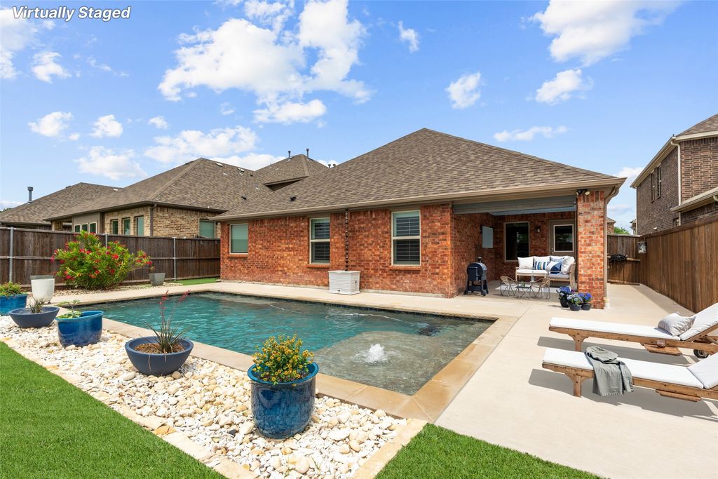 6909 Danridge Road, Rowlett, TX 75089