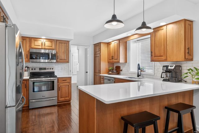 6432 E Canal Pointe Lane, Fort Wayne, IN 46804