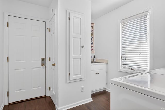 6432 E Canal Pointe Lane, Fort Wayne, IN 46804