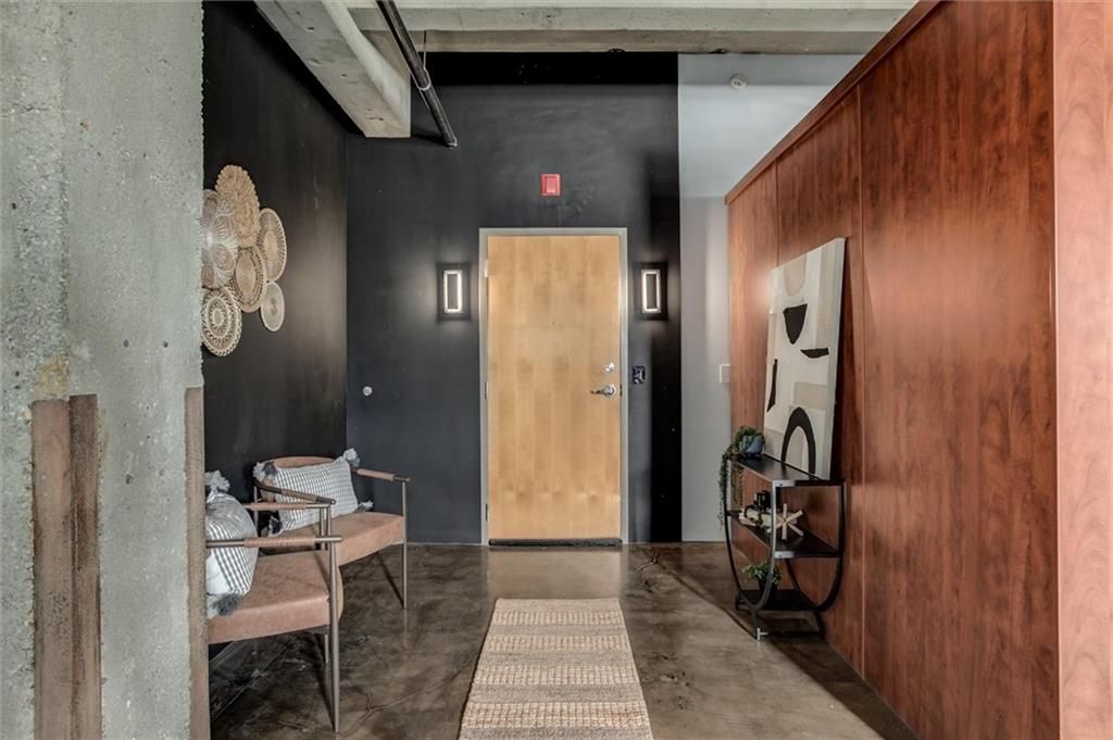 360 W Pershing Road 110, Kansas City, MO 64108