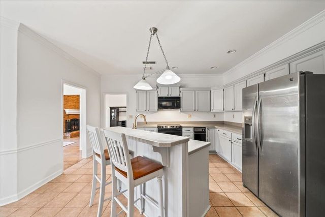 2174 KNOLL LN, Germantown, TN 38138