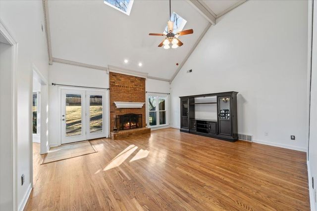 2174 KNOLL LN, Germantown, TN 38138