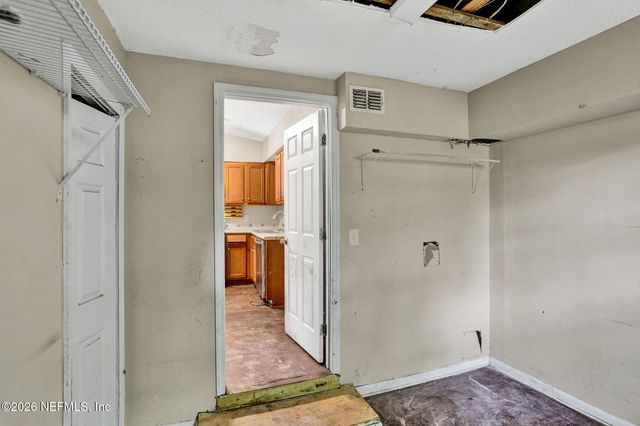 125 WOODSIDE Drive, Orange Park, FL 32073
