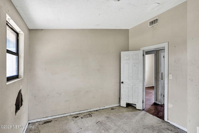 125 WOODSIDE Drive, Orange Park, FL 32073