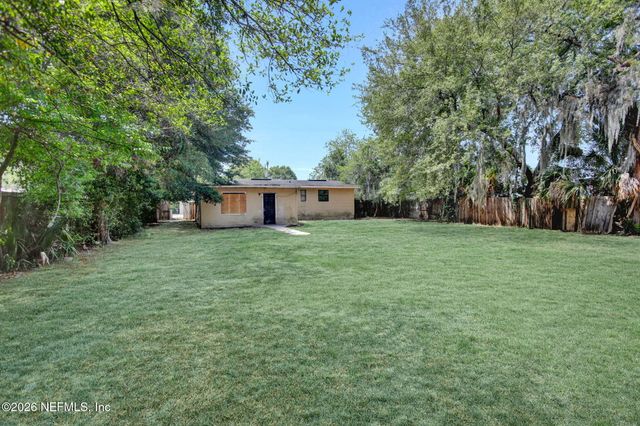 125 WOODSIDE Drive, Orange Park, FL 32073