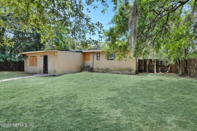 125 WOODSIDE Drive, Orange Park, FL 32073