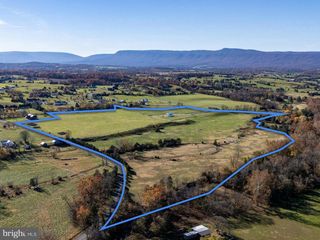 1246 WHISPERING HILL RD, Luray, VA 22835