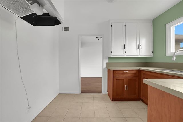 2035 W 102nd Street, Los Angeles, CA 90047