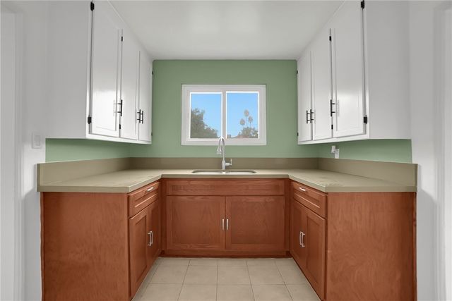 2035 W 102nd Street, Los Angeles, CA 90047