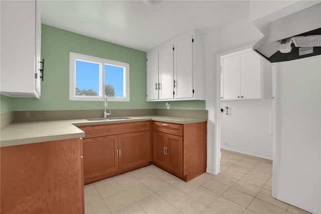 2035 W 102nd Street, Los Angeles, CA 90047