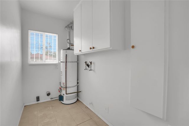 2035 W 102nd Street, Los Angeles, CA 90047