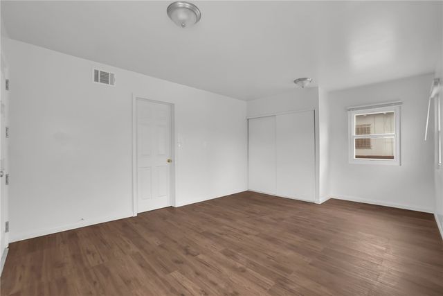 2035 W 102nd Street, Los Angeles, CA 90047