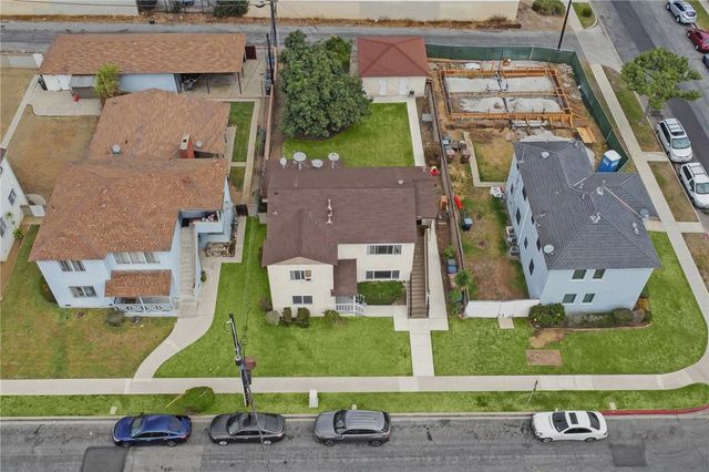 2035 W 102nd Street, Los Angeles, CA 90047