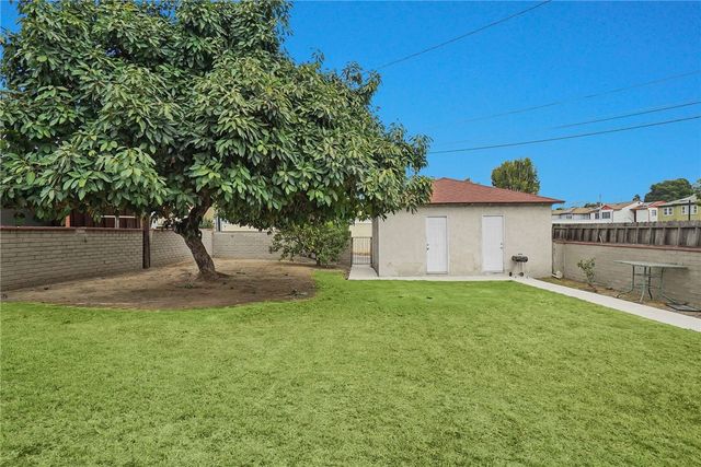 2035 W 102nd Street, Los Angeles, CA 90047