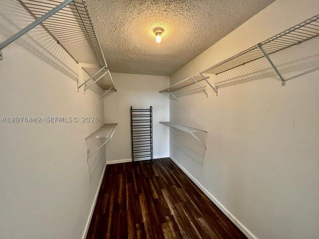 7010 NW 186th St 5-506, Hialeah, FL 33015