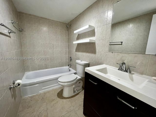7010 NW 186th St 5-506, Hialeah, FL 33015