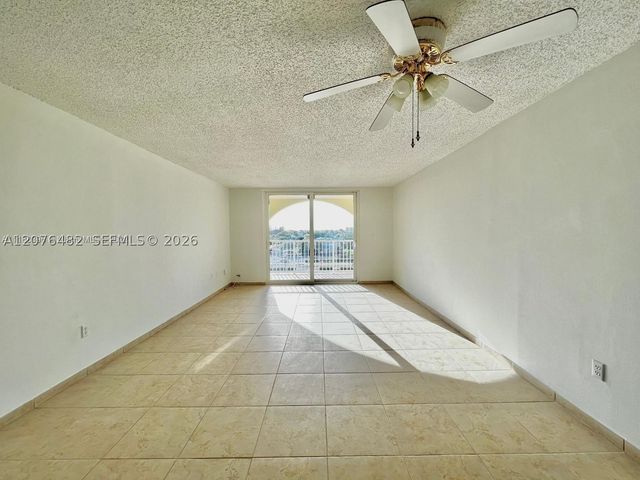 7010 NW 186th St 5-506, Hialeah, FL 33015