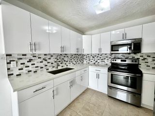 7010 NW 186th St 5-506, Hialeah, FL 33015