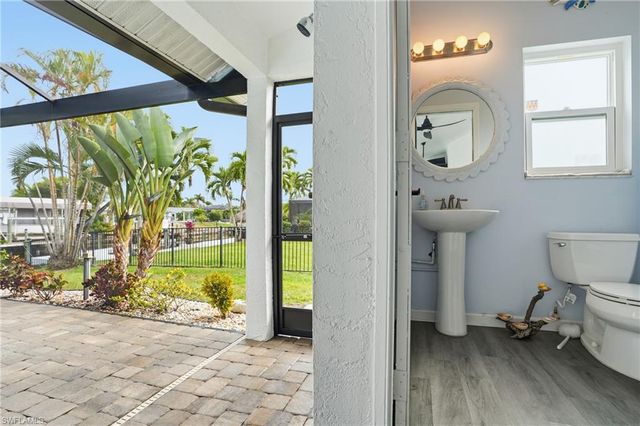 5311 Del Monte CT, Cape Coral, FL 33904