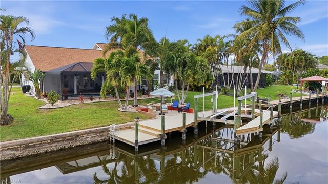 5311 Del Monte CT, Cape Coral, FL 33904