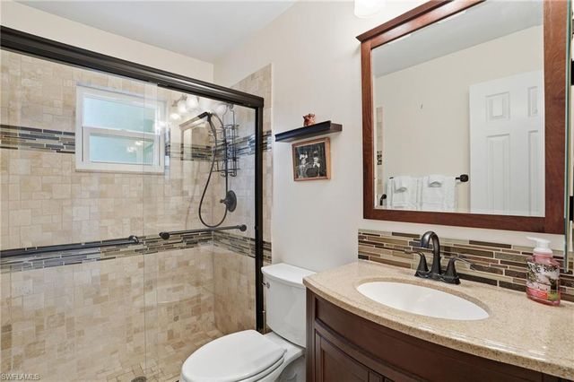 5311 Del Monte CT, Cape Coral, FL 33904