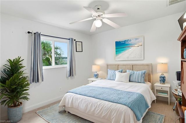 5311 Del Monte CT, Cape Coral, FL 33904