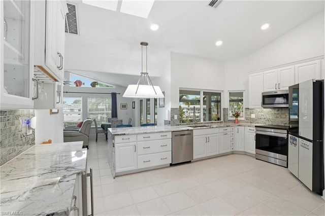 5311 Del Monte CT, Cape Coral, FL 33904
