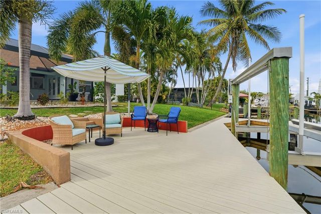5311 Del Monte CT, Cape Coral, FL 33904