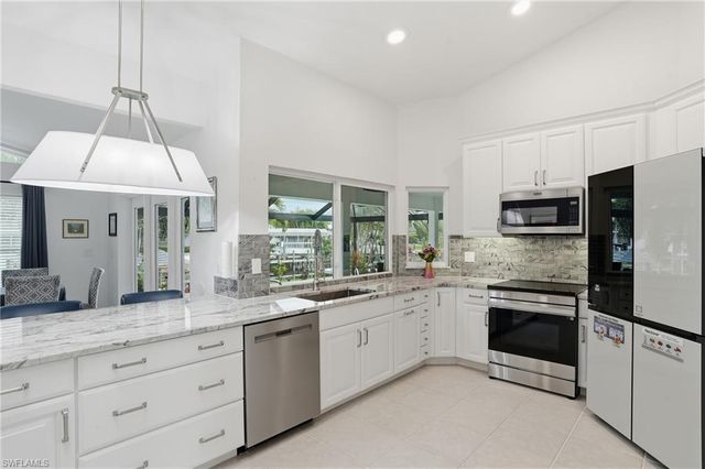 5311 Del Monte CT, Cape Coral, FL 33904