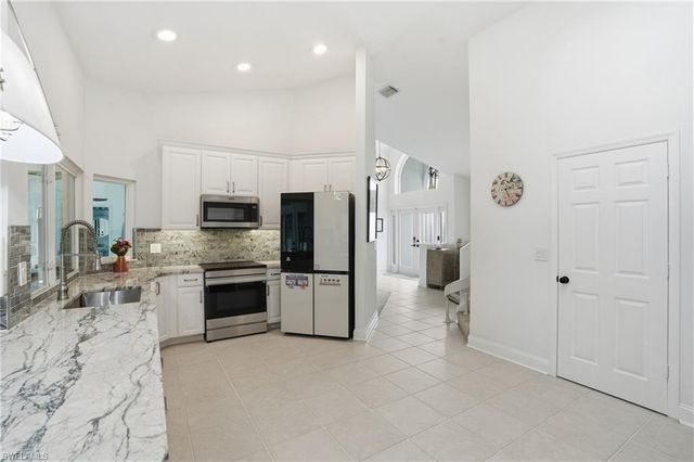 5311 Del Monte CT, Cape Coral, FL 33904