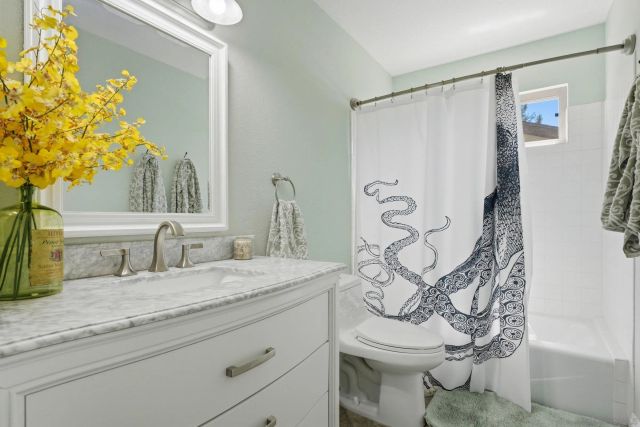 1217 Pfeifer Ln, El Cajon, CA 92020