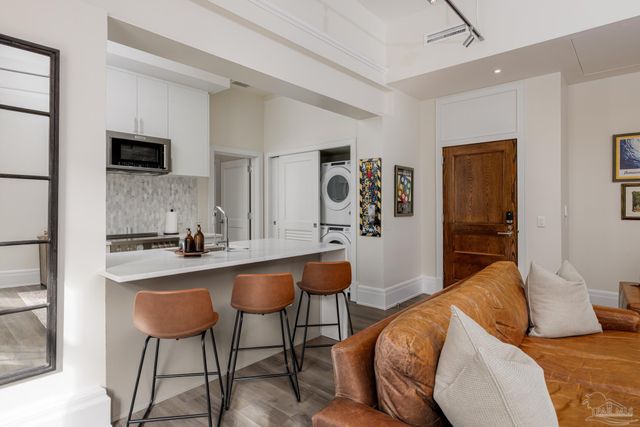 17 Palafox Pl 307, Pensacola, FL 32502