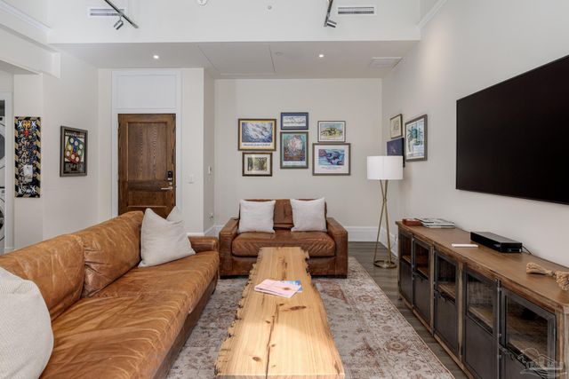 17 Palafox Pl 307, Pensacola, FL 32502