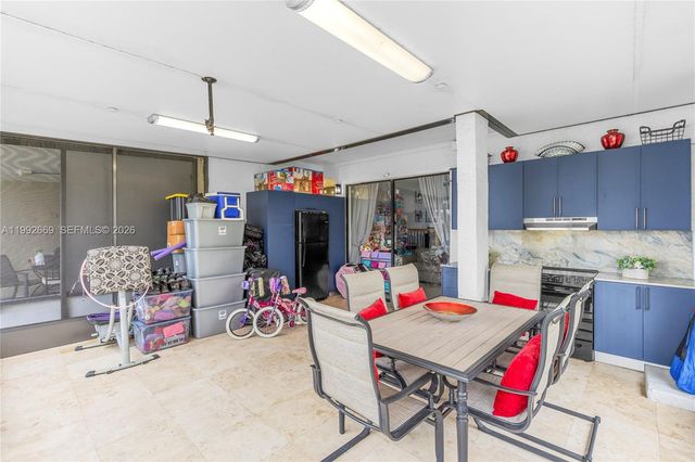 8920 Palm Tree Ln 8920, Pembroke Pines, FL 33024