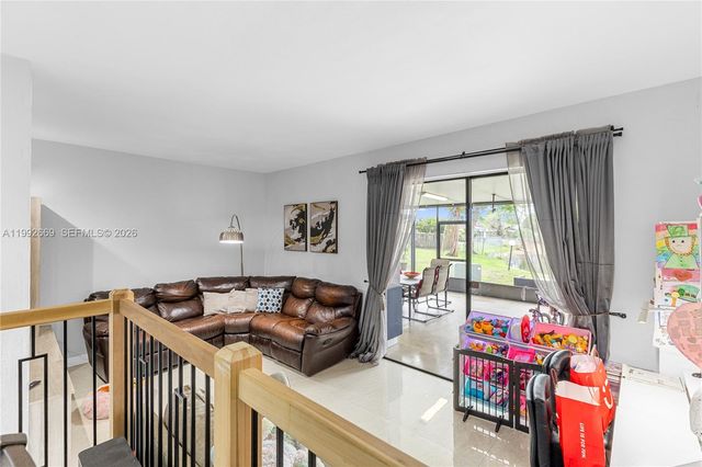 8920 Palm Tree Ln 8920, Pembroke Pines, FL 33024