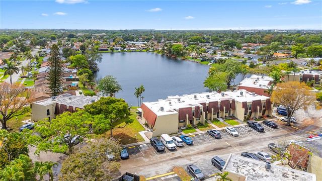 8920 Palm Tree Ln 8920, Pembroke Pines, FL 33024