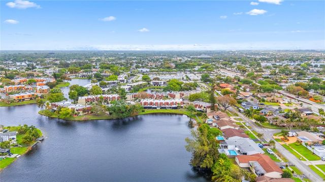 8920 Palm Tree Ln 8920, Pembroke Pines, FL 33024