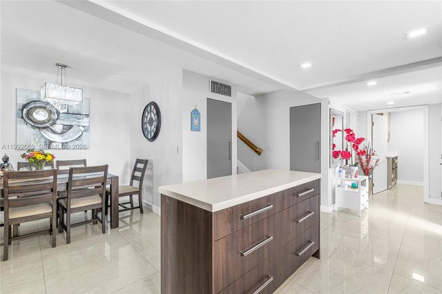 8920 Palm Tree Ln 8920, Pembroke Pines, FL 33024