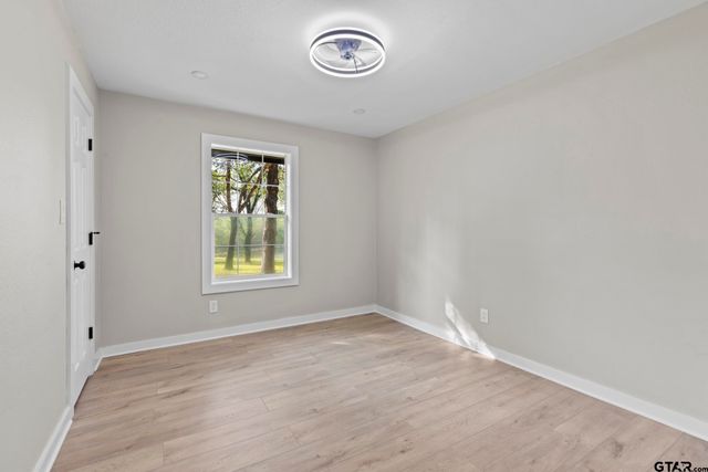 22254 County Road 4142, Lindale, TX 75771