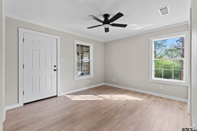 22254 County Road 4142, Lindale, TX 75771