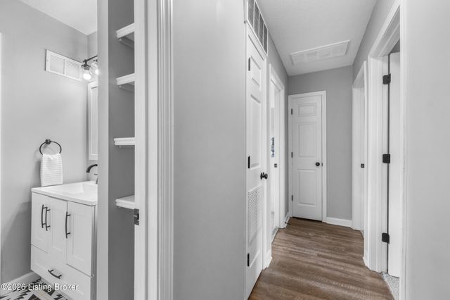 2103 Glenworth Ave, Louisville, KY 40218