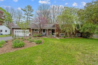 9 Bishop Drive, Manlius, NY 13066