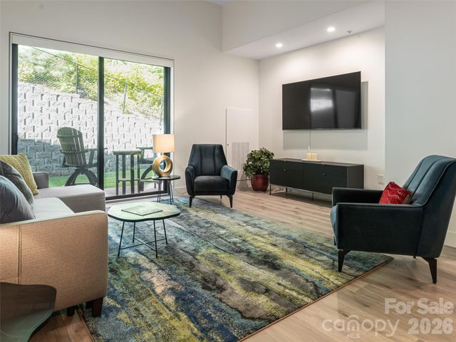 68 Craven Street 203, Asheville, NC 28806
